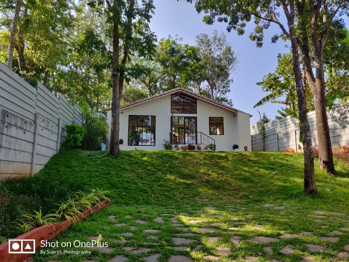 Aakriti Homestay Chikmagalūr Zewnętrze zdjęcie